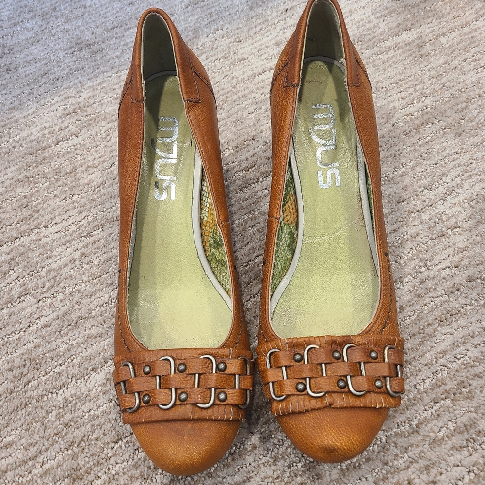 MJUS heels shoes